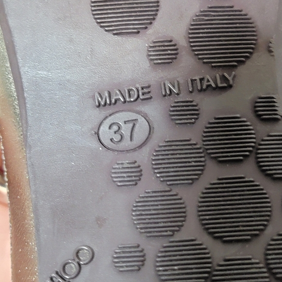 Jimmy Choo Metallic Flats EU 37 - Picture 6 of 12